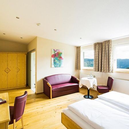 "Gutshof Lilienfein" - Medical Resort & Herbal Spa Im Suedschwarzwald ヴィーデン エクステリア 写真