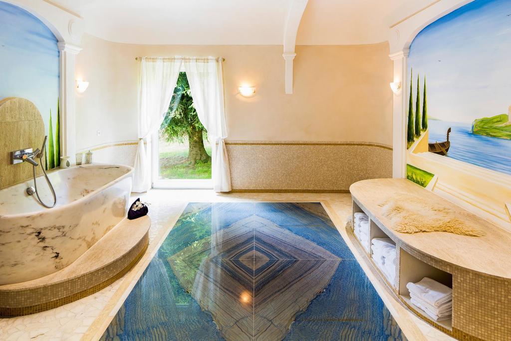 "Gutshof Lilienfein" - Medical Resort & Herbal Spa Im Suedschwarzwald ヴィーデン エクステリア 写真